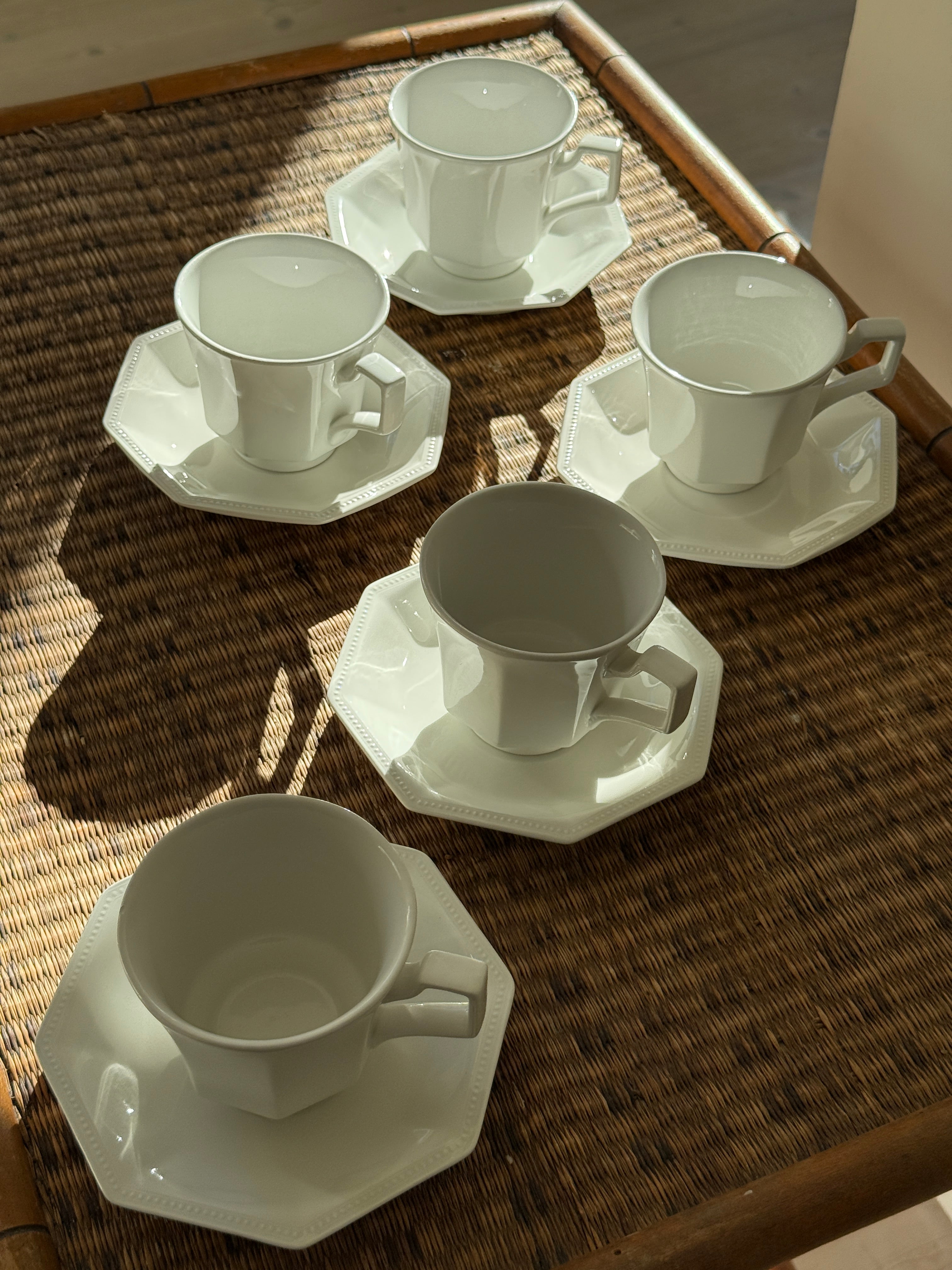 English cups and saucers (4 pcs)