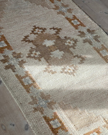Almond flatweave rug - NEROLI