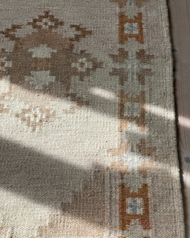 Almond flatweave rug - NEROLI