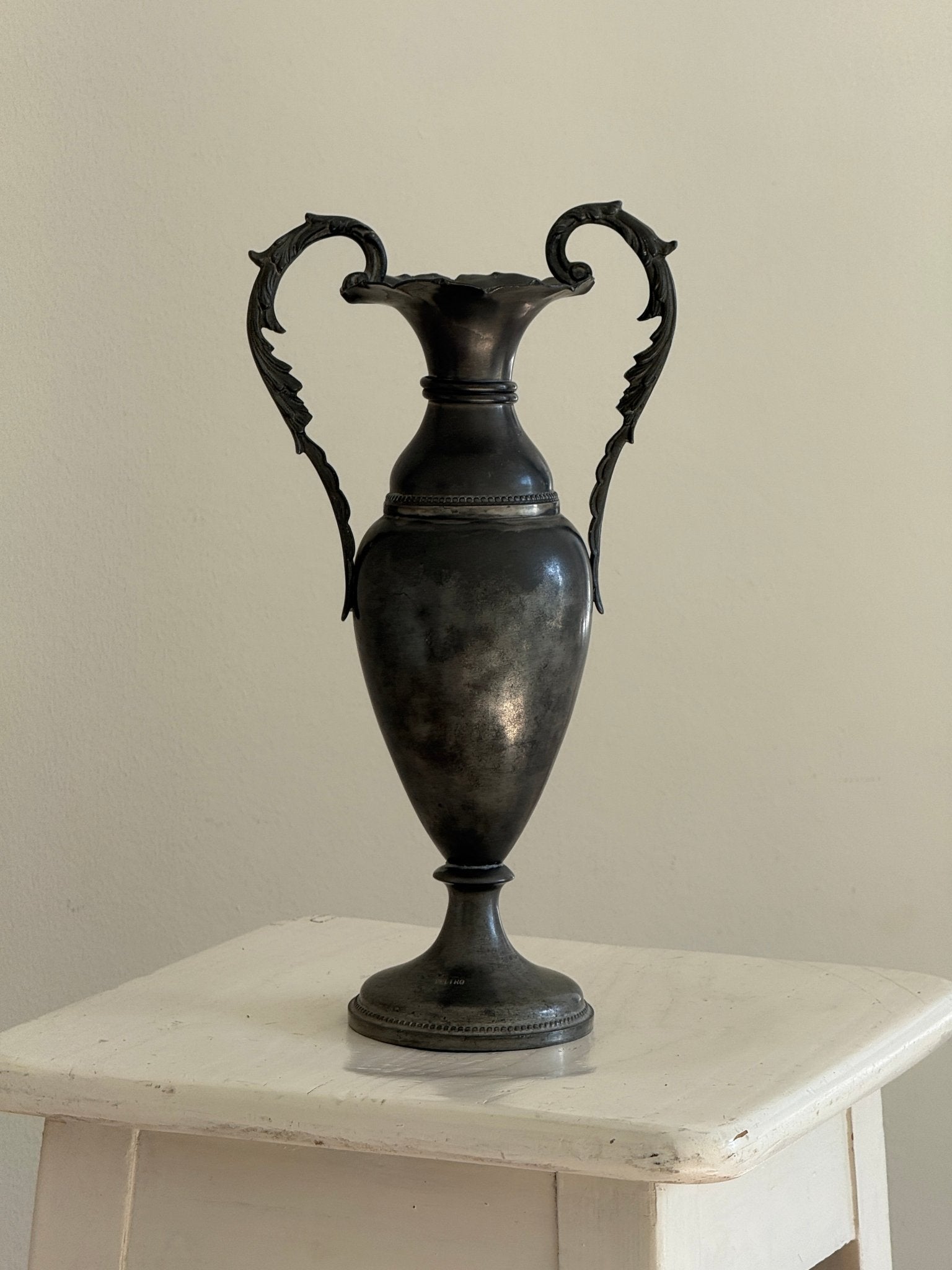 Amphora vase - NEROLI