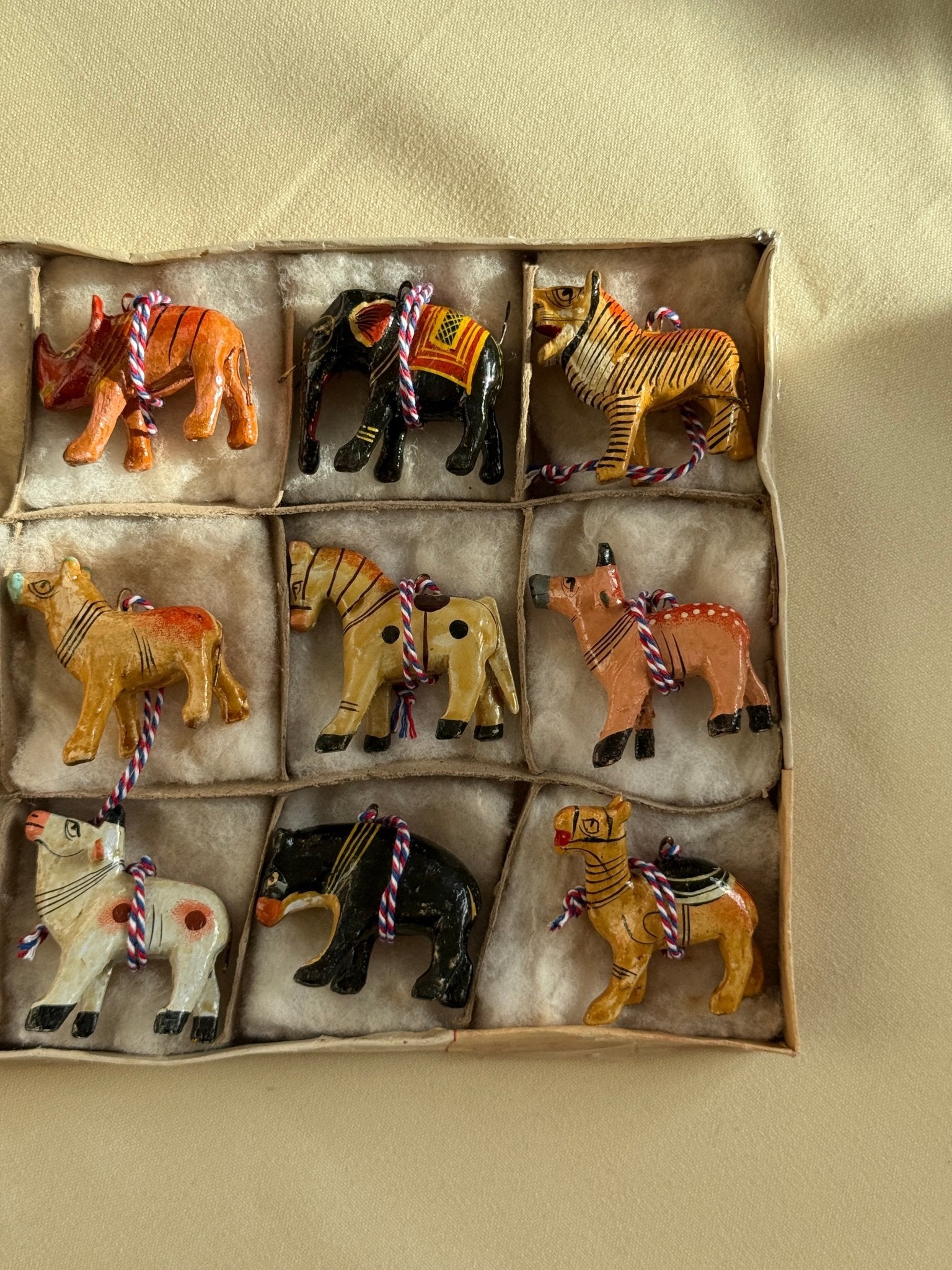 Animal ornament - NEROLI