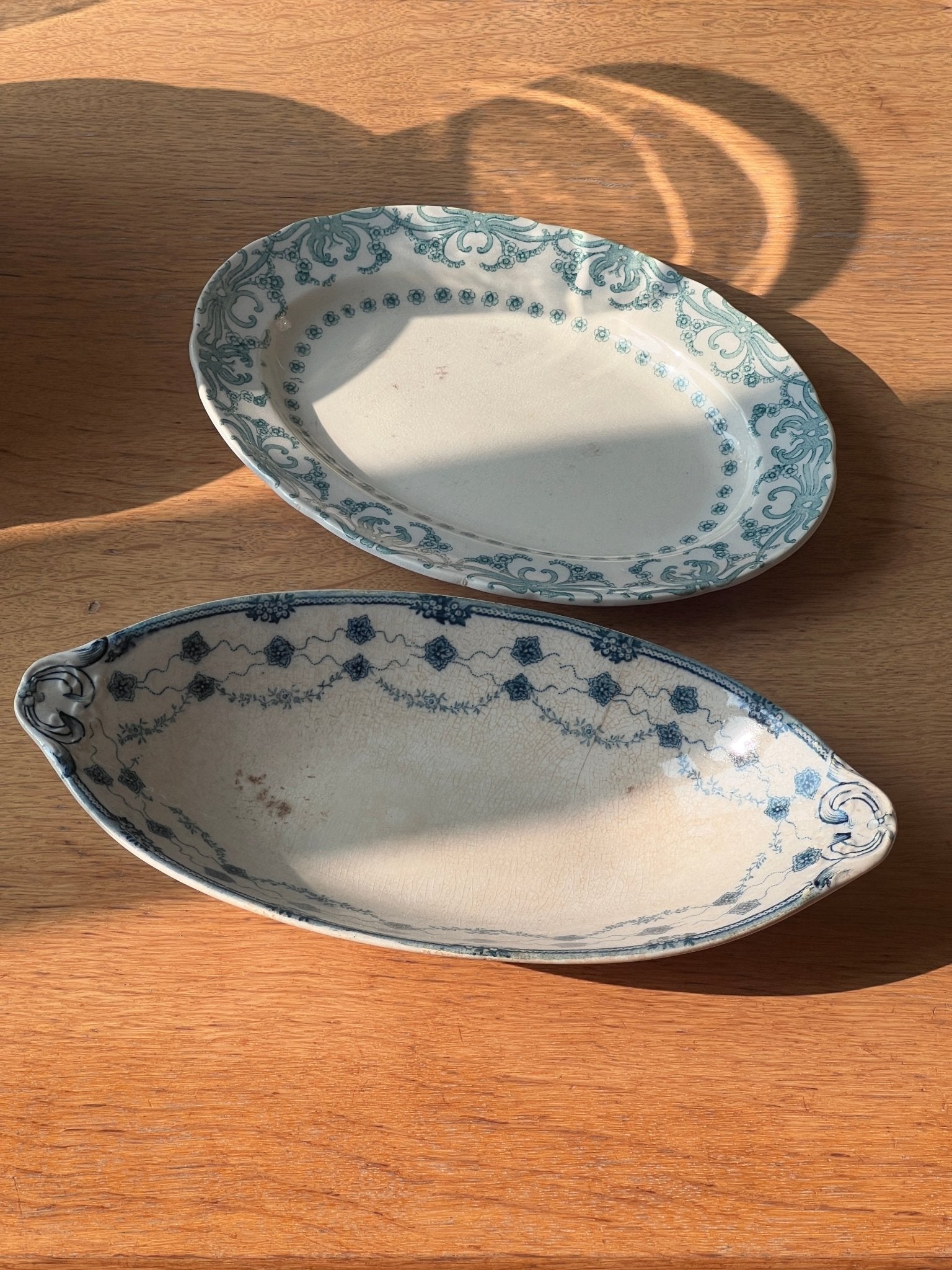 Antique dish - NEROLI