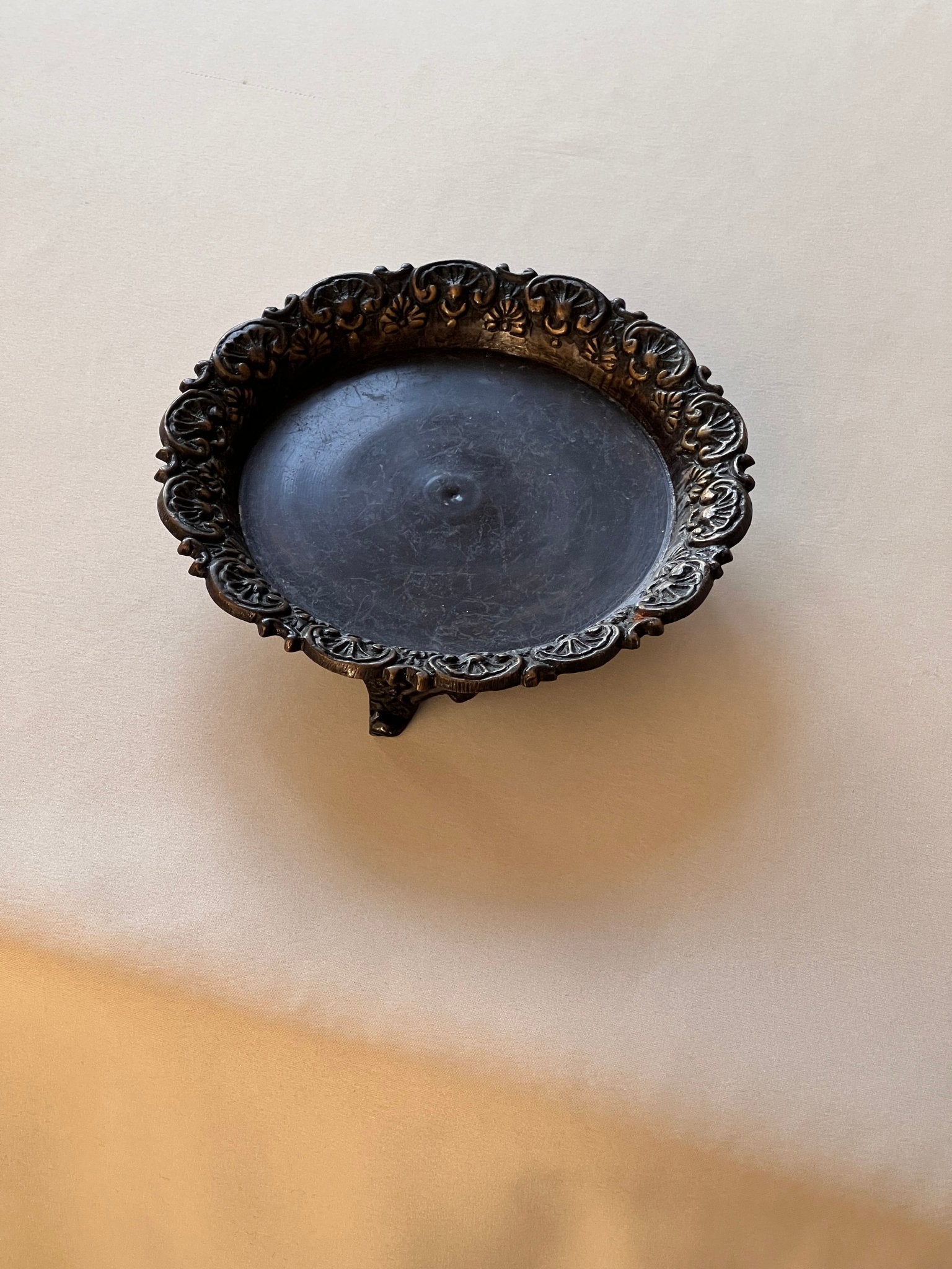 Antique iron tray - NEROLI