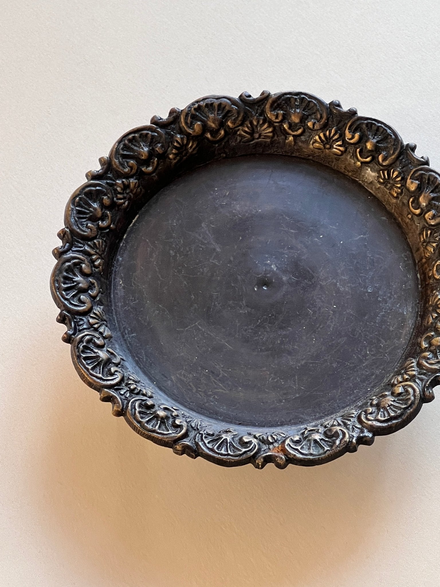 Antique iron tray - NEROLI