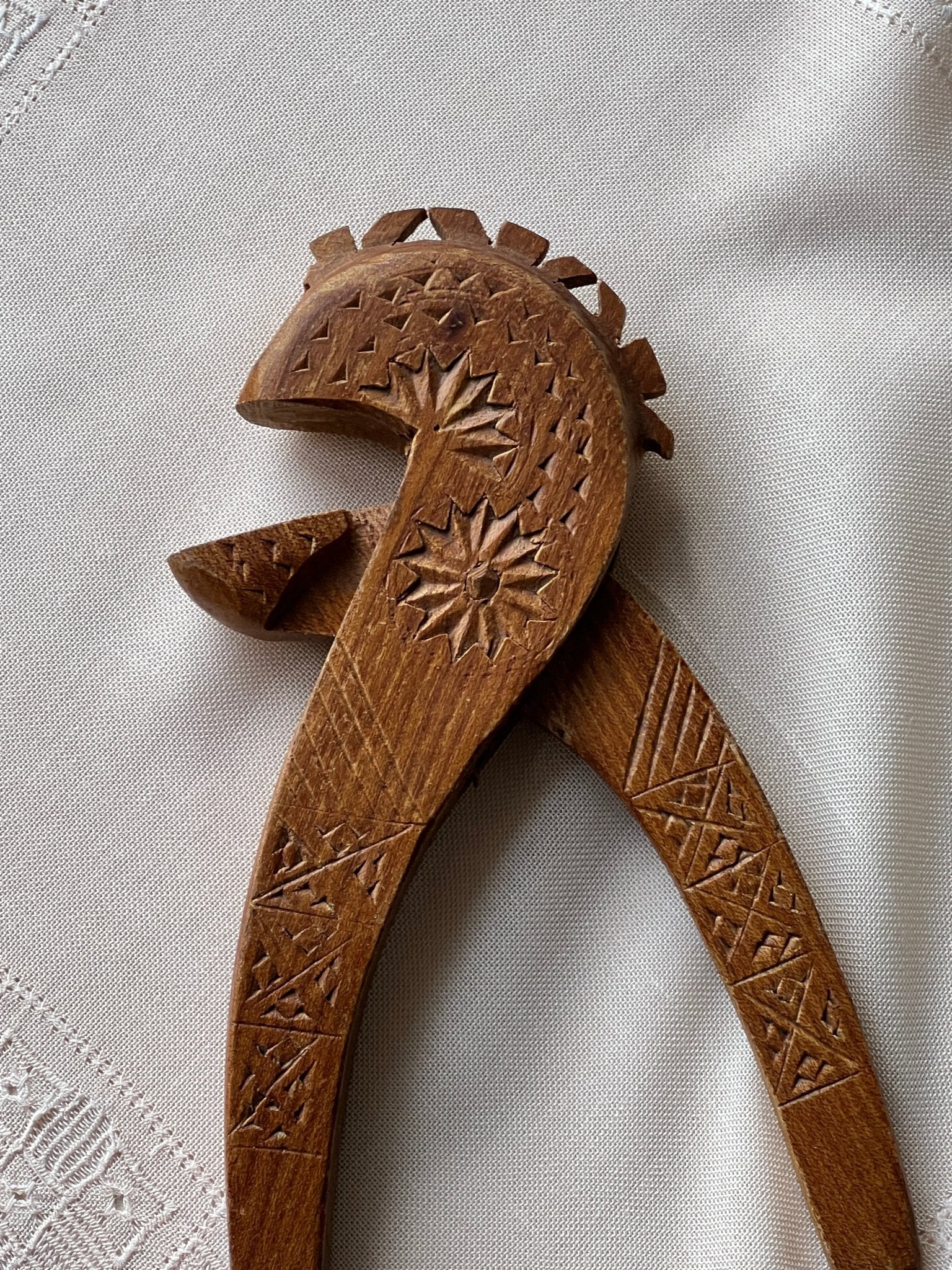 Antique nut cracker - NEROLI