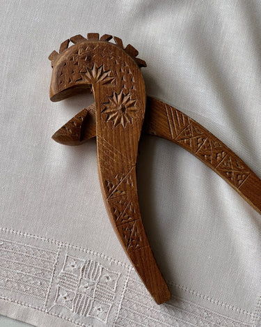 Antique nut cracker - NEROLI