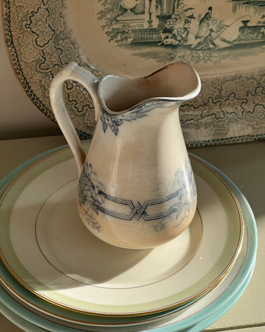 Antique pitcher - NEROLI