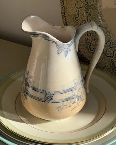 Antique pitcher - NEROLI