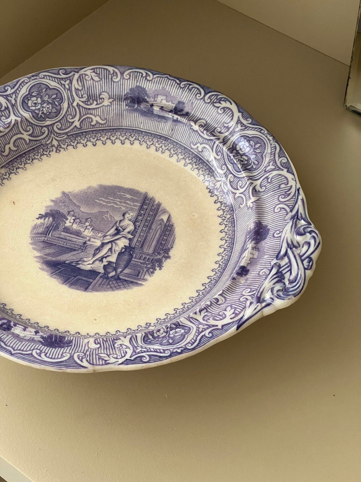 Antique platter - NEROLI