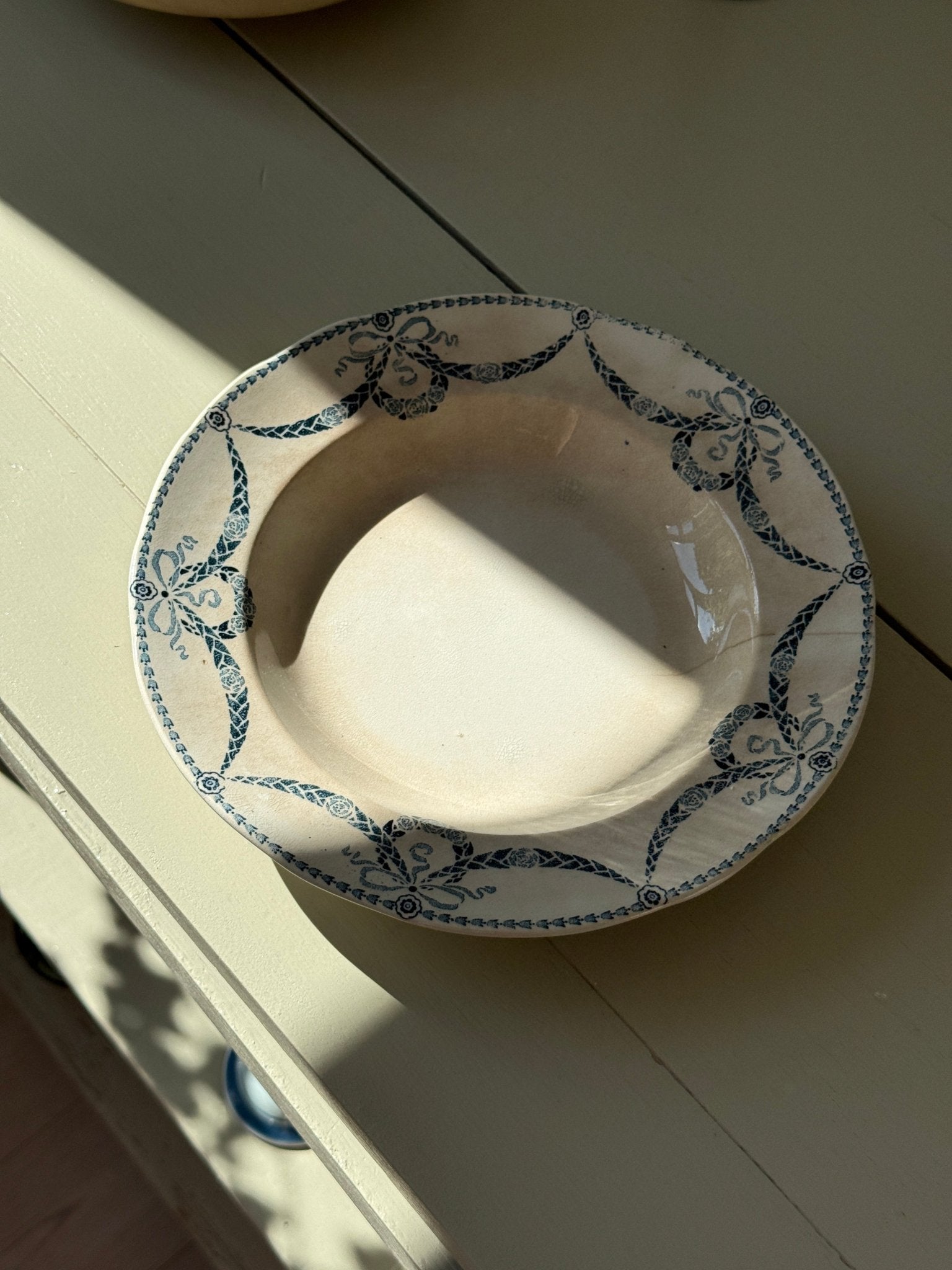 Antique wall plate - NEROLI