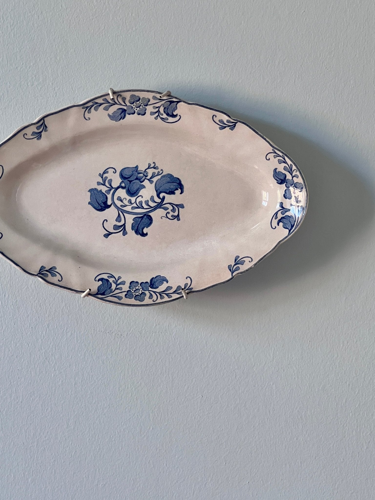 Antique wall platter - NEROLI