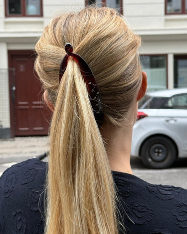Banana hair clip - NEROLI