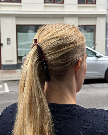 Banana hair clip - NEROLI