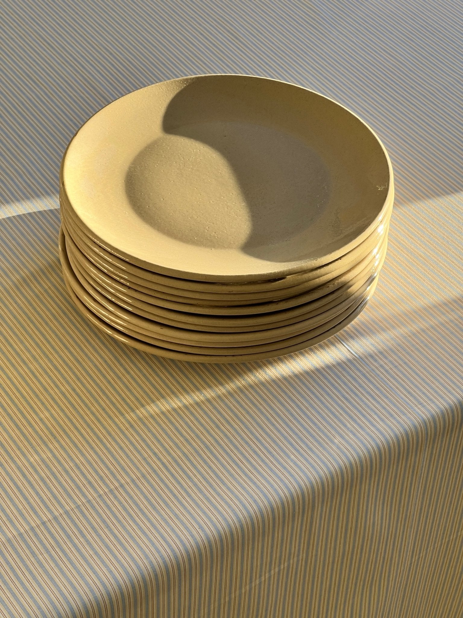 Beige dinner plates (11 pcs) - NEROLI