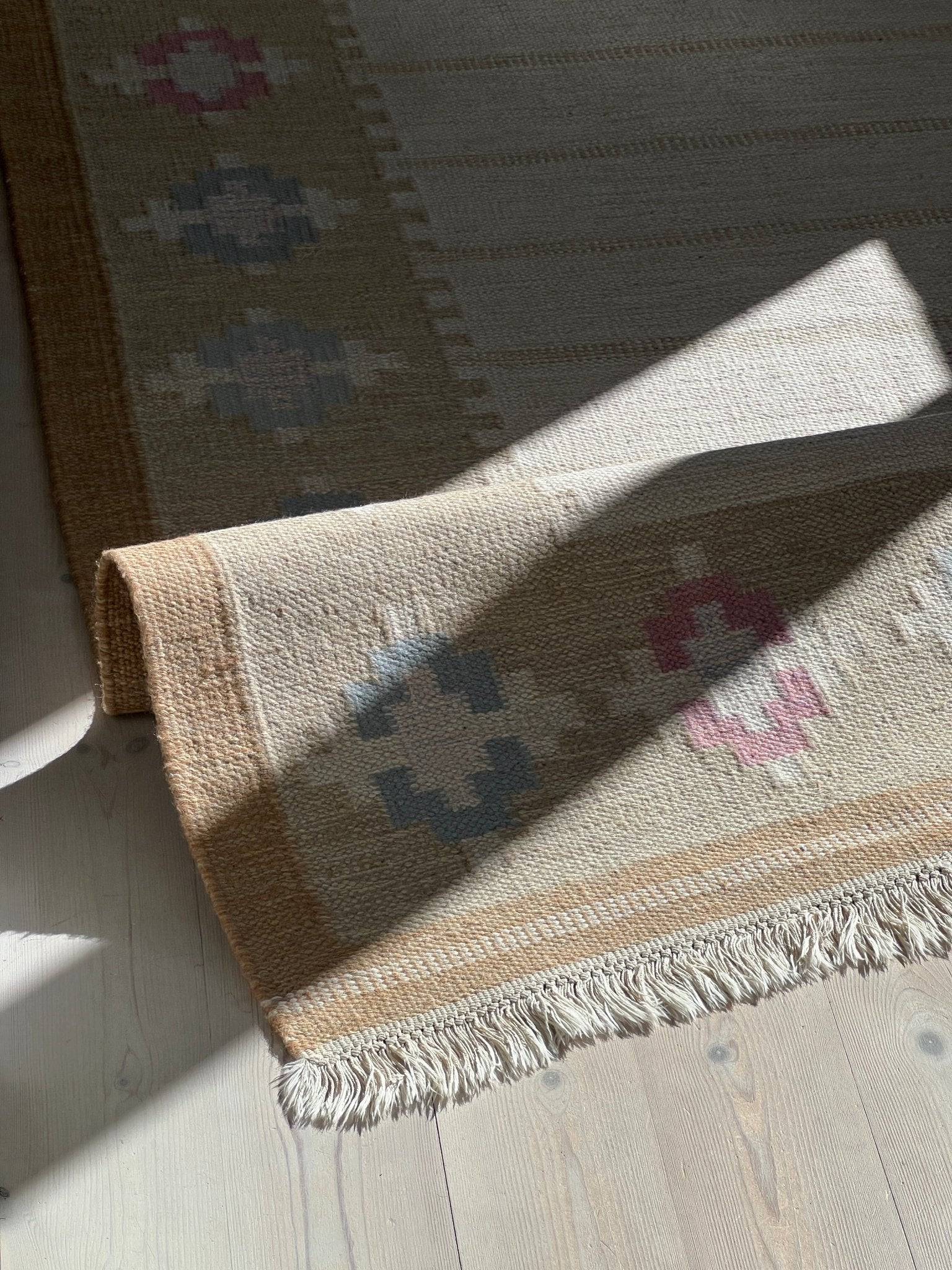 Beige flatweave rug - NEROLI