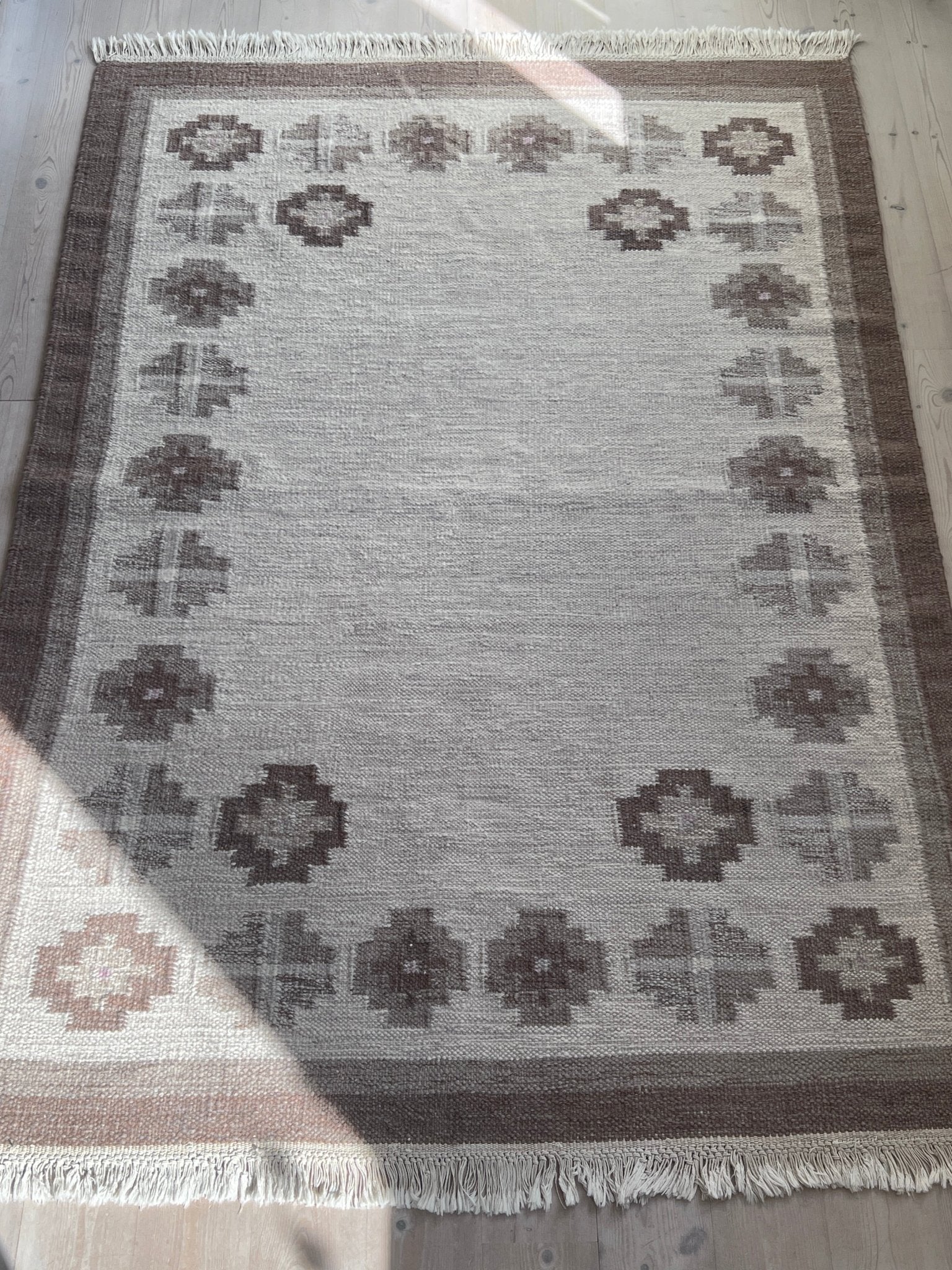 Beige flatweave rug - NEROLI
