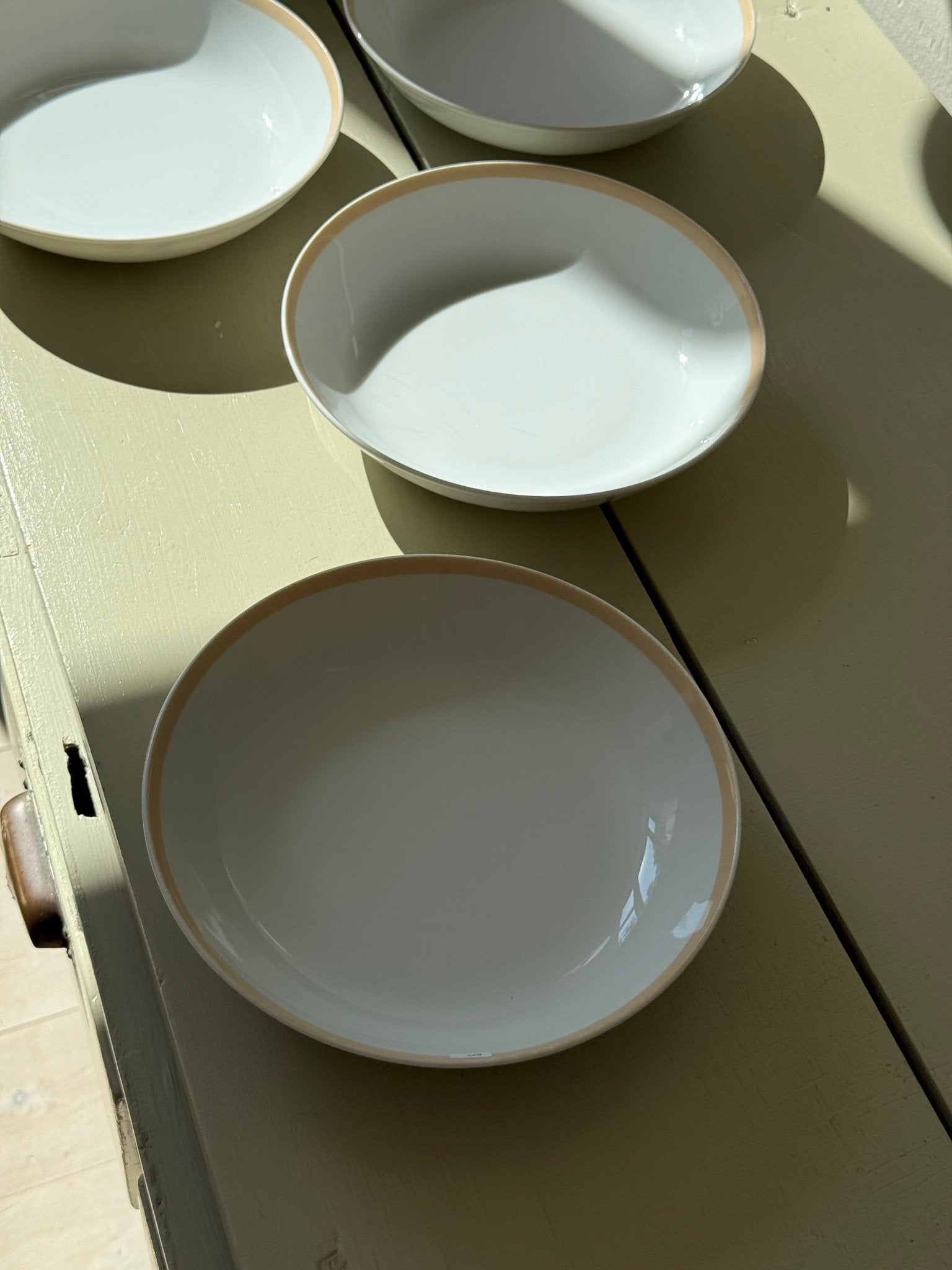 Beige striped pasta plates (11 pcs) - NEROLI