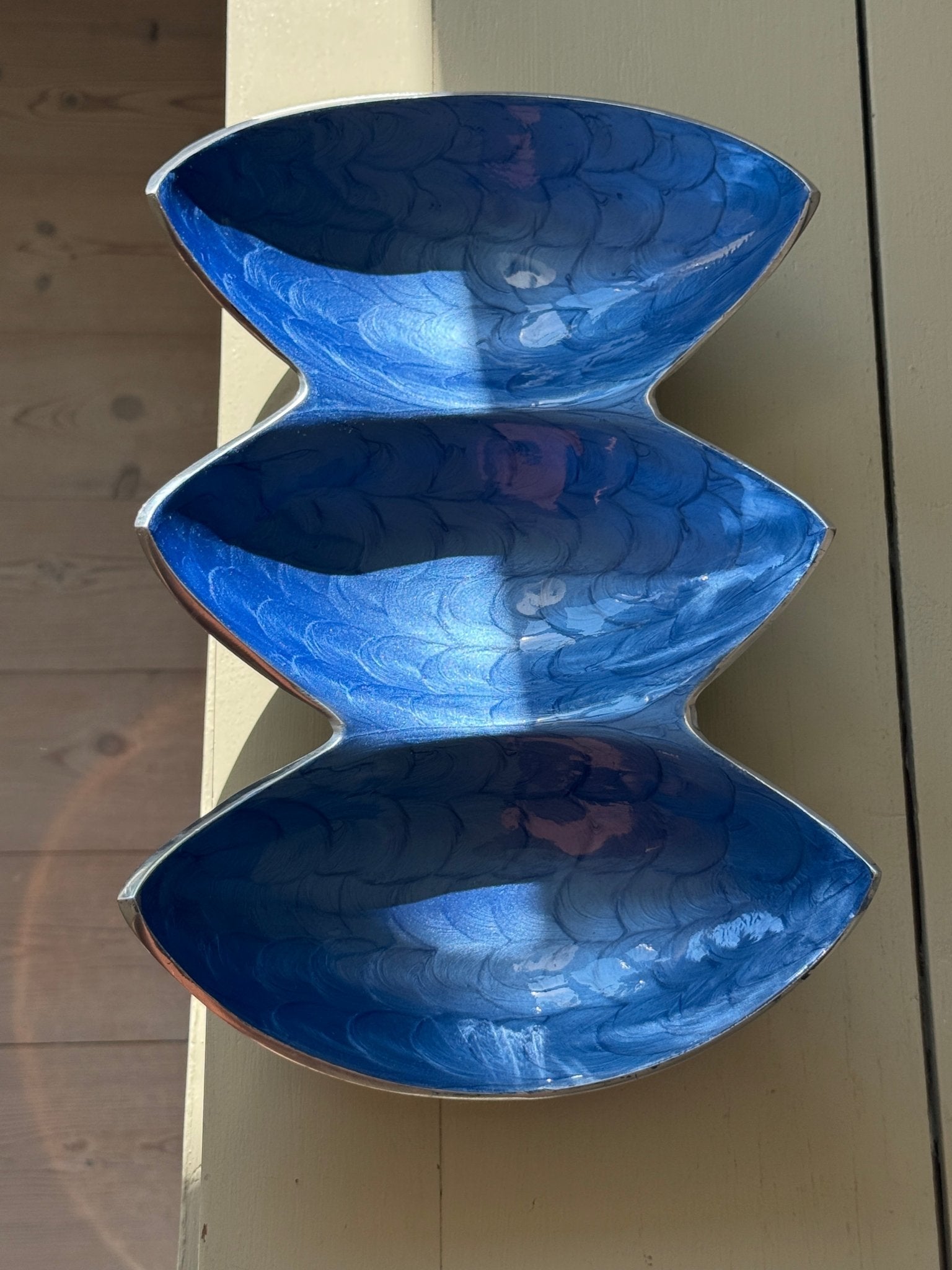 Blue enamel platter - NEROLI