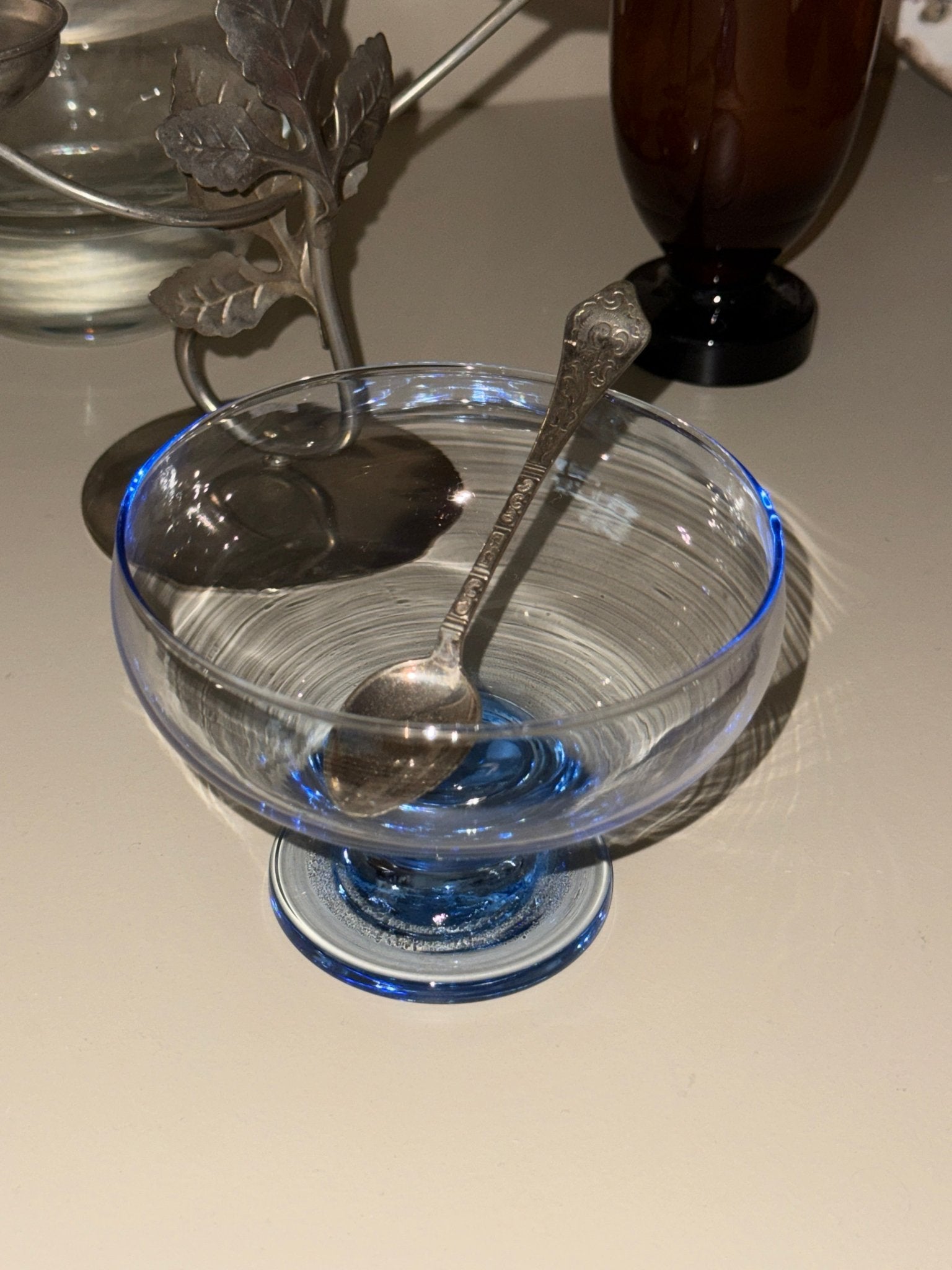 Blue glass coupes (7 pcs) - NEROLI