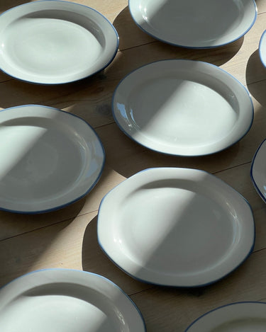 Blue rim lunch plates (11 pcs) - NEROLI