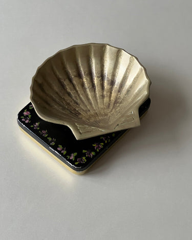 Brass clam dish - NEROLI