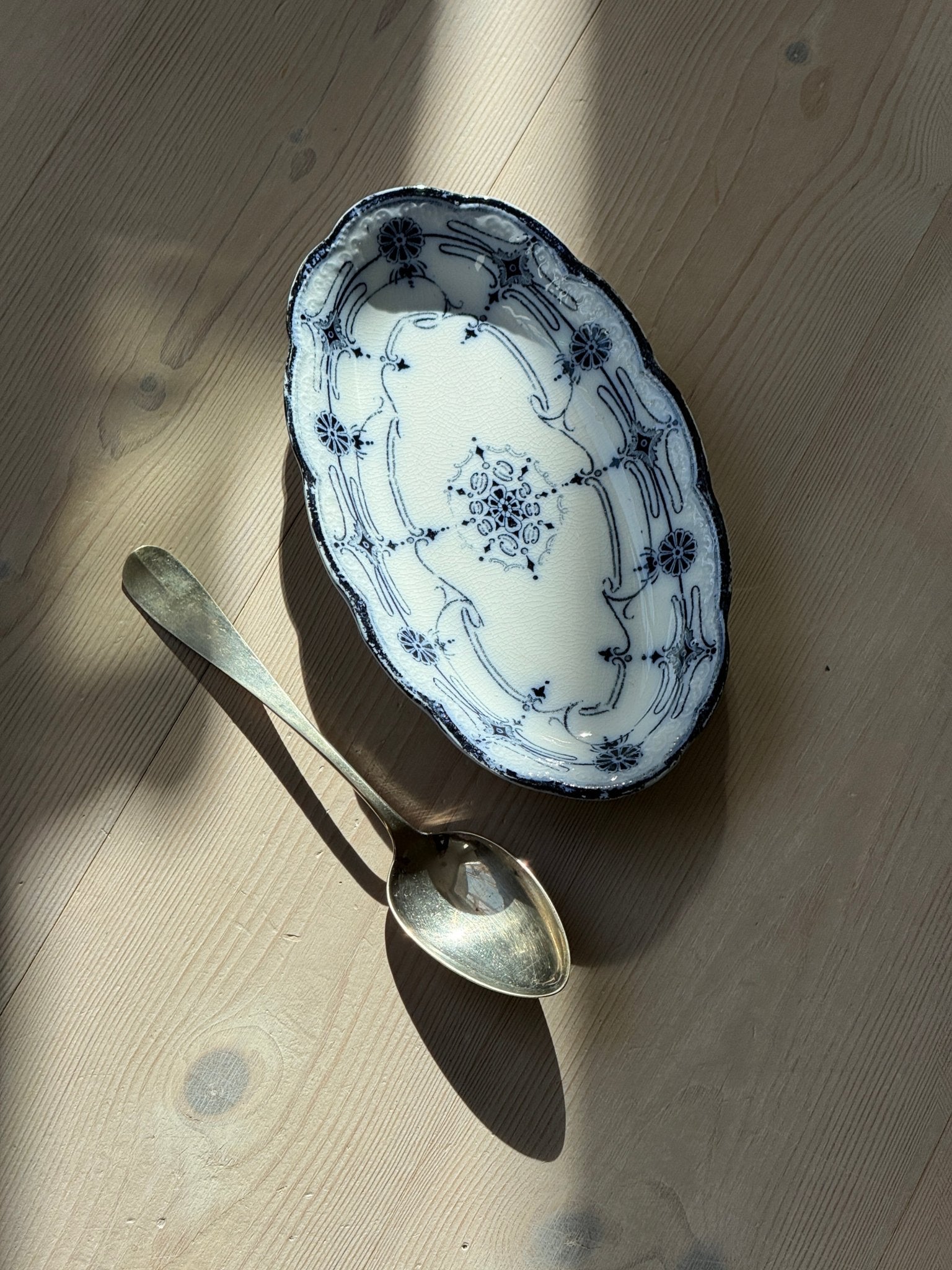 Burleigh dish - NEROLI
