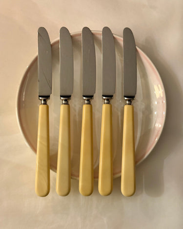 Butter - coloured knives (6 pcs) - NEROLI