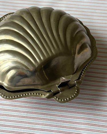 Clam shell jewelry box - NEROLI