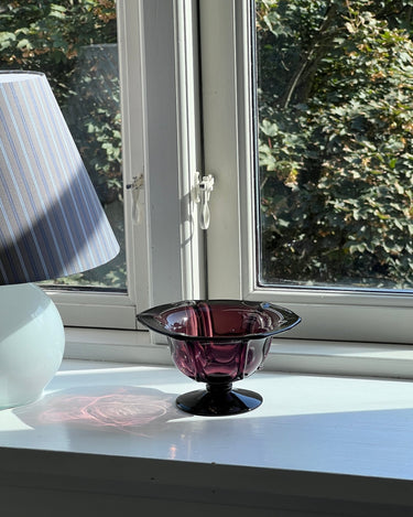 Deep orchid pedestal bowl - NEROLI