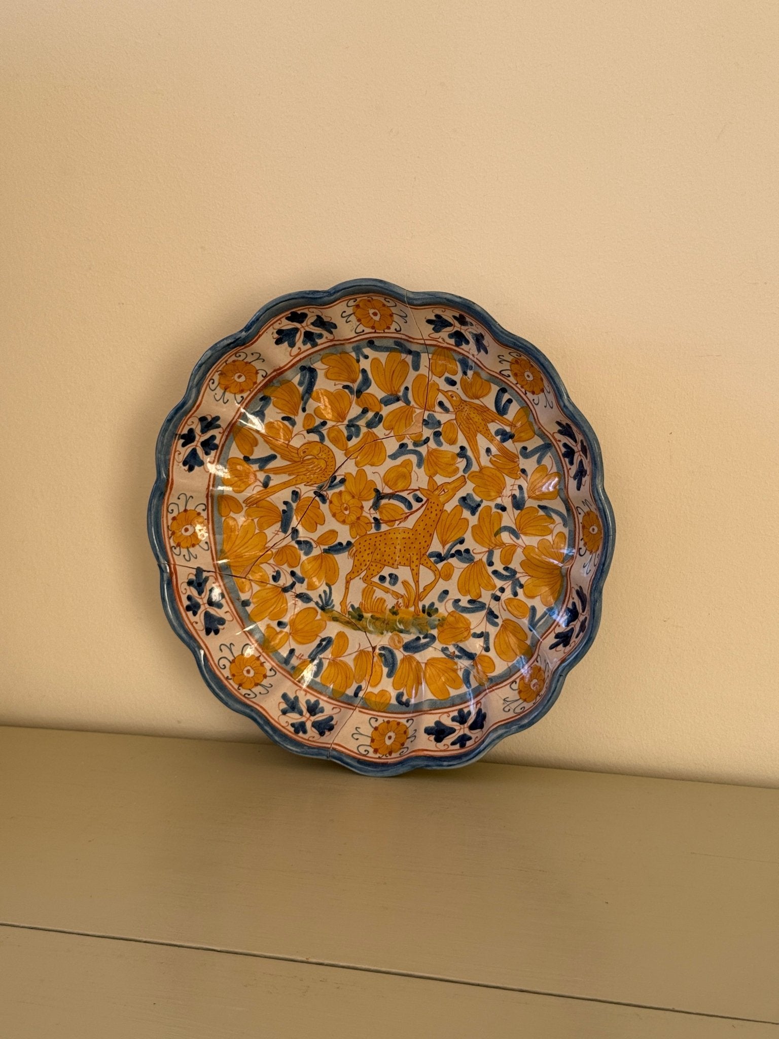 Deruta wall platter - NEROLI