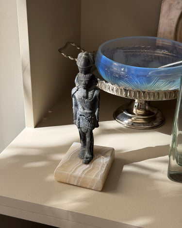 Egyptian pharaoh statue - NEROLI
