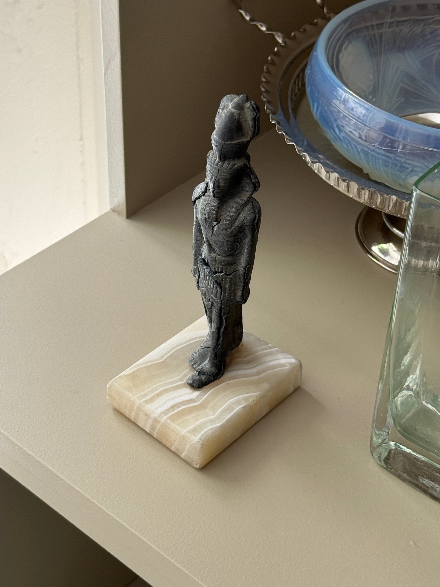 Egyptian pharaoh statue - NEROLI