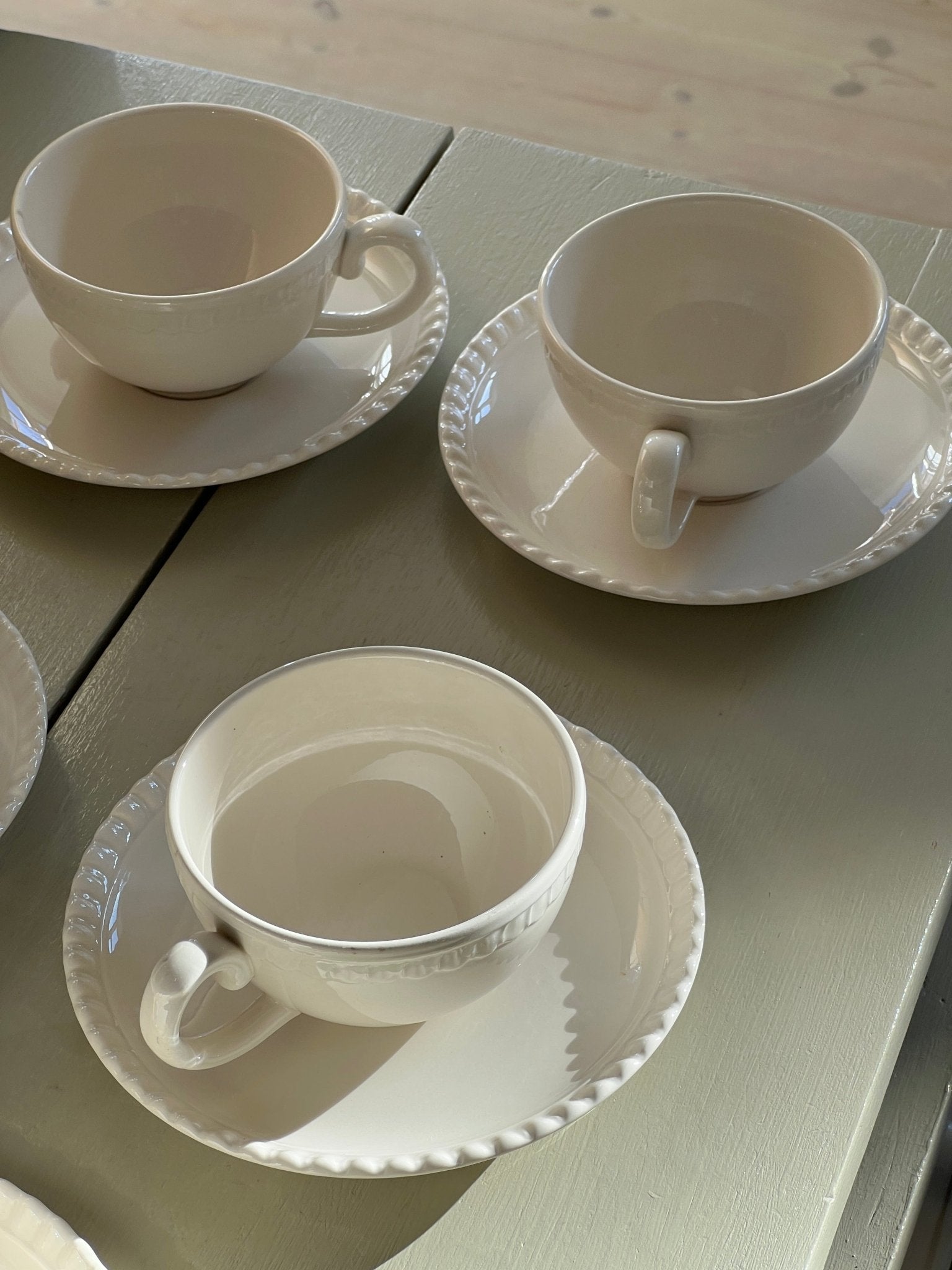 English cups and saucers (5 sets) - NEROLI