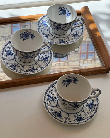 English cups and saucers (7 sets) - NEROLI