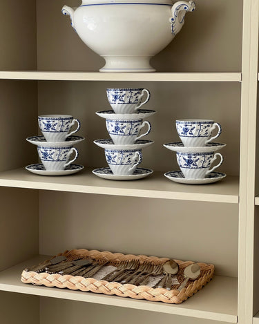English cups and saucers (7 sets) - NEROLI