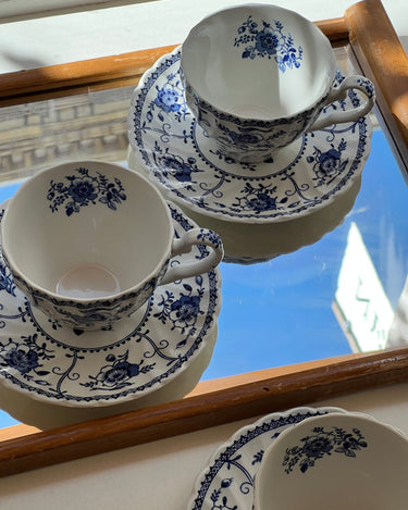 English cups and saucers (7 sets) - NEROLI