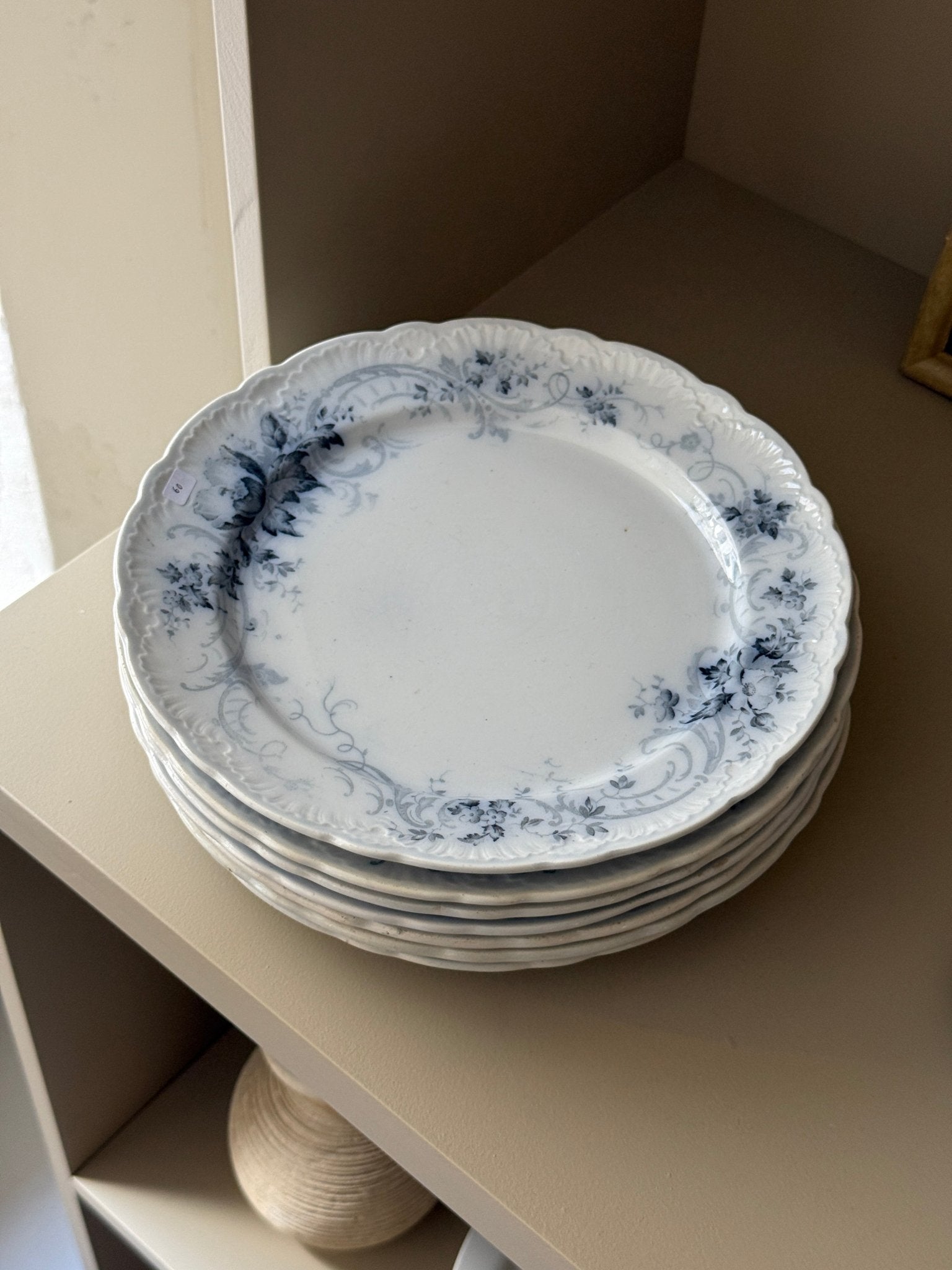 Fausta dinner plates (11 pcs) - NEROLI