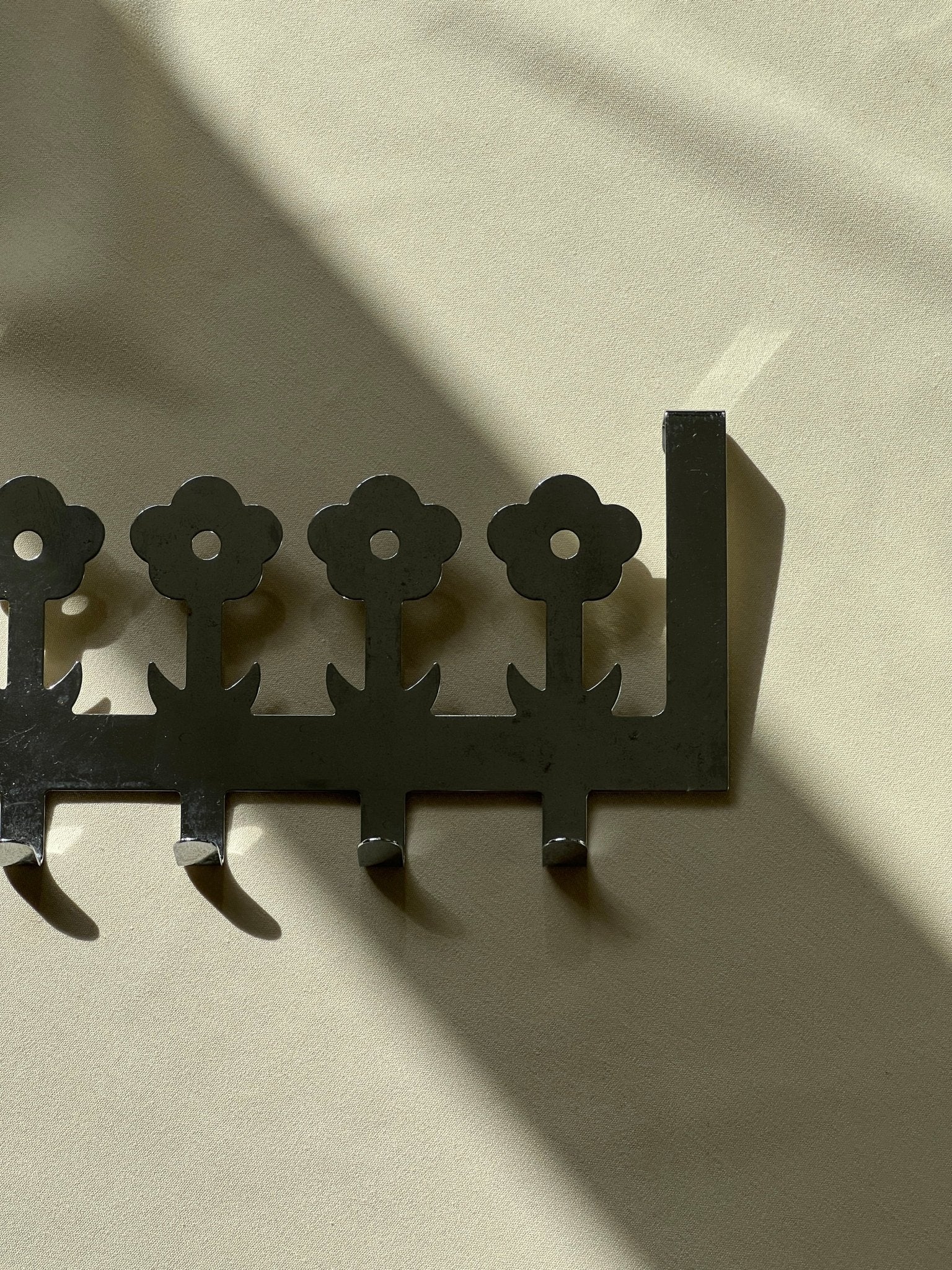 Flower coat rack - NEROLI