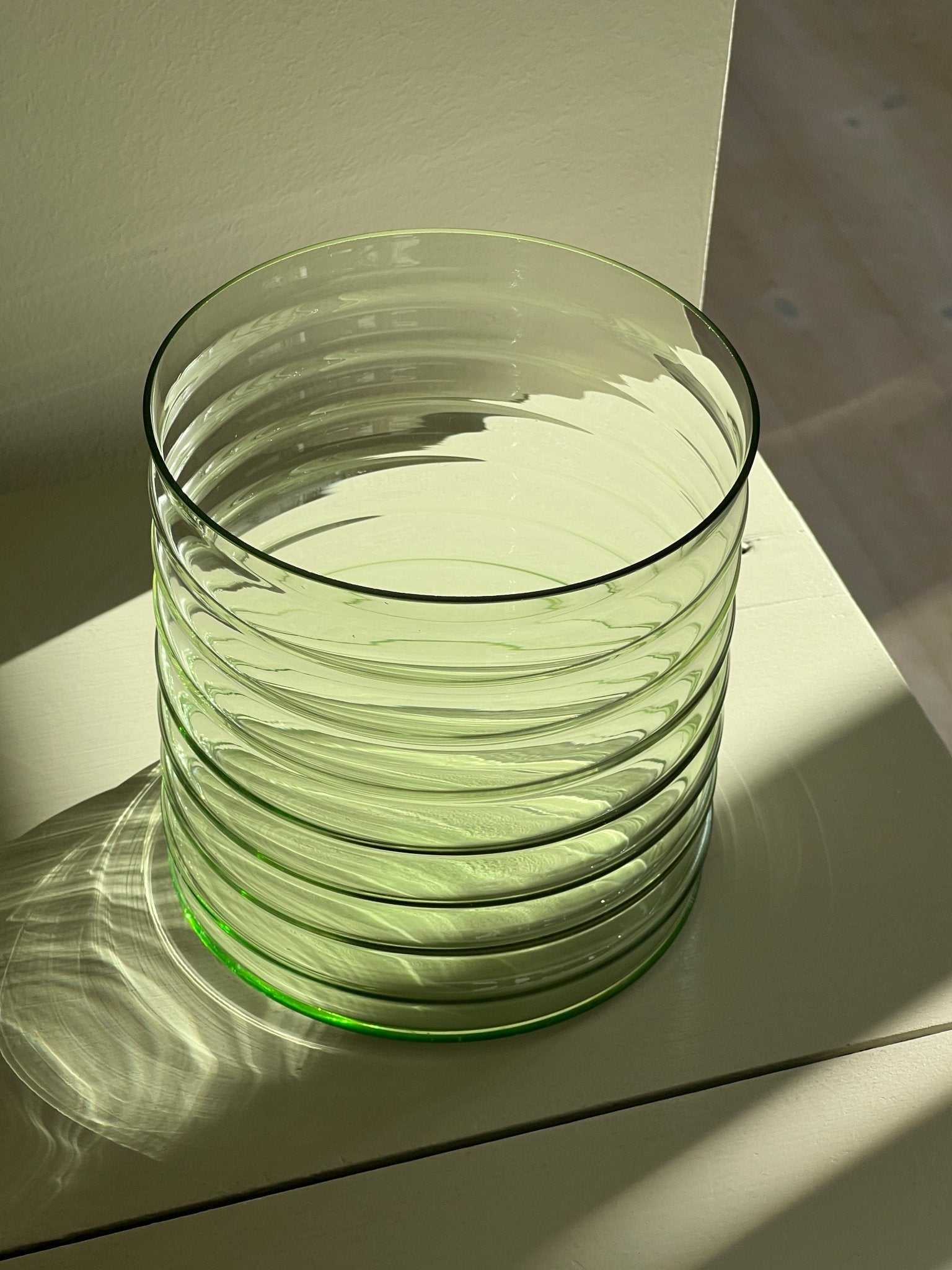 Fluted glass vase - NEROLI