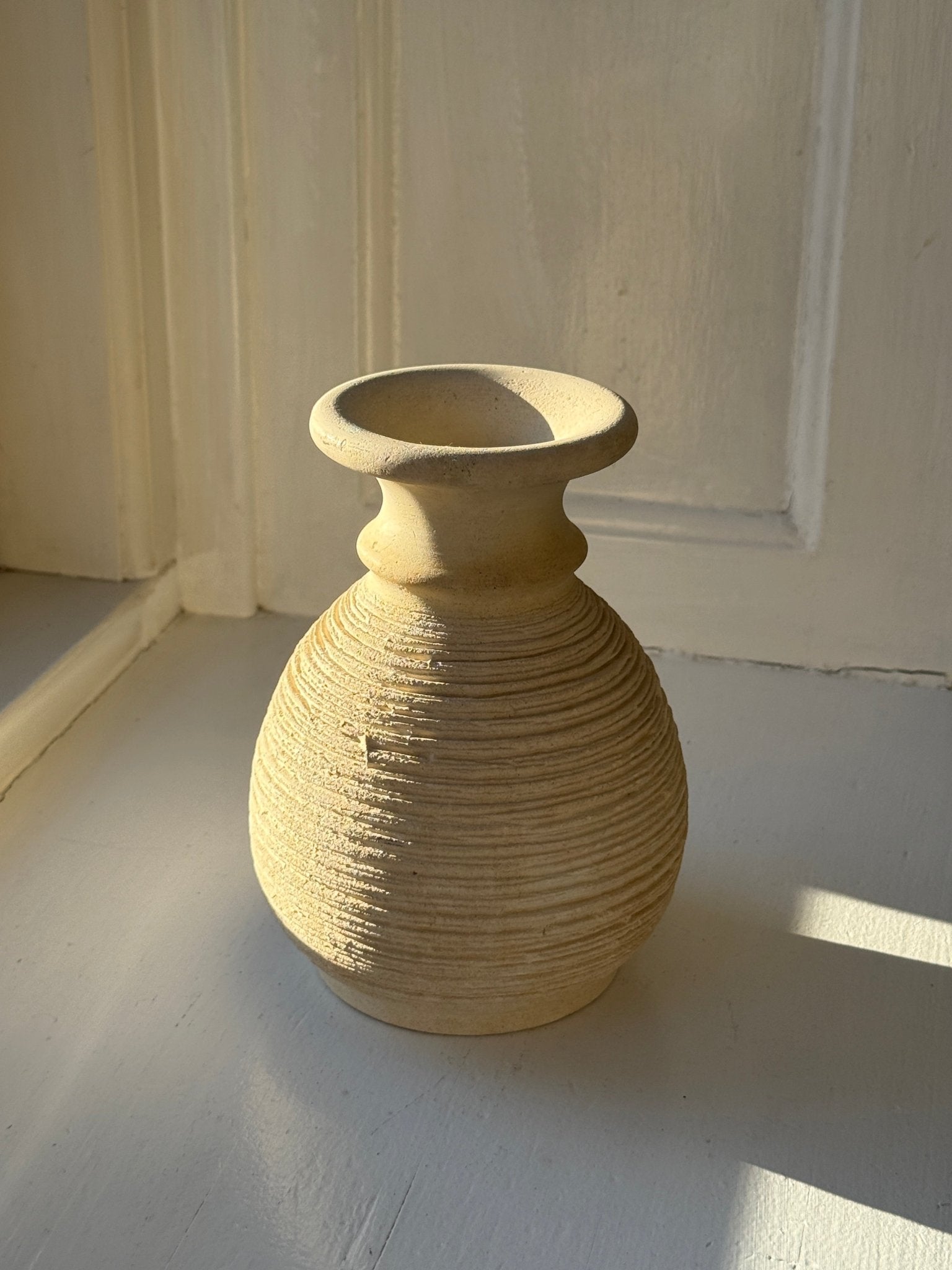Fluted vase - NEROLI