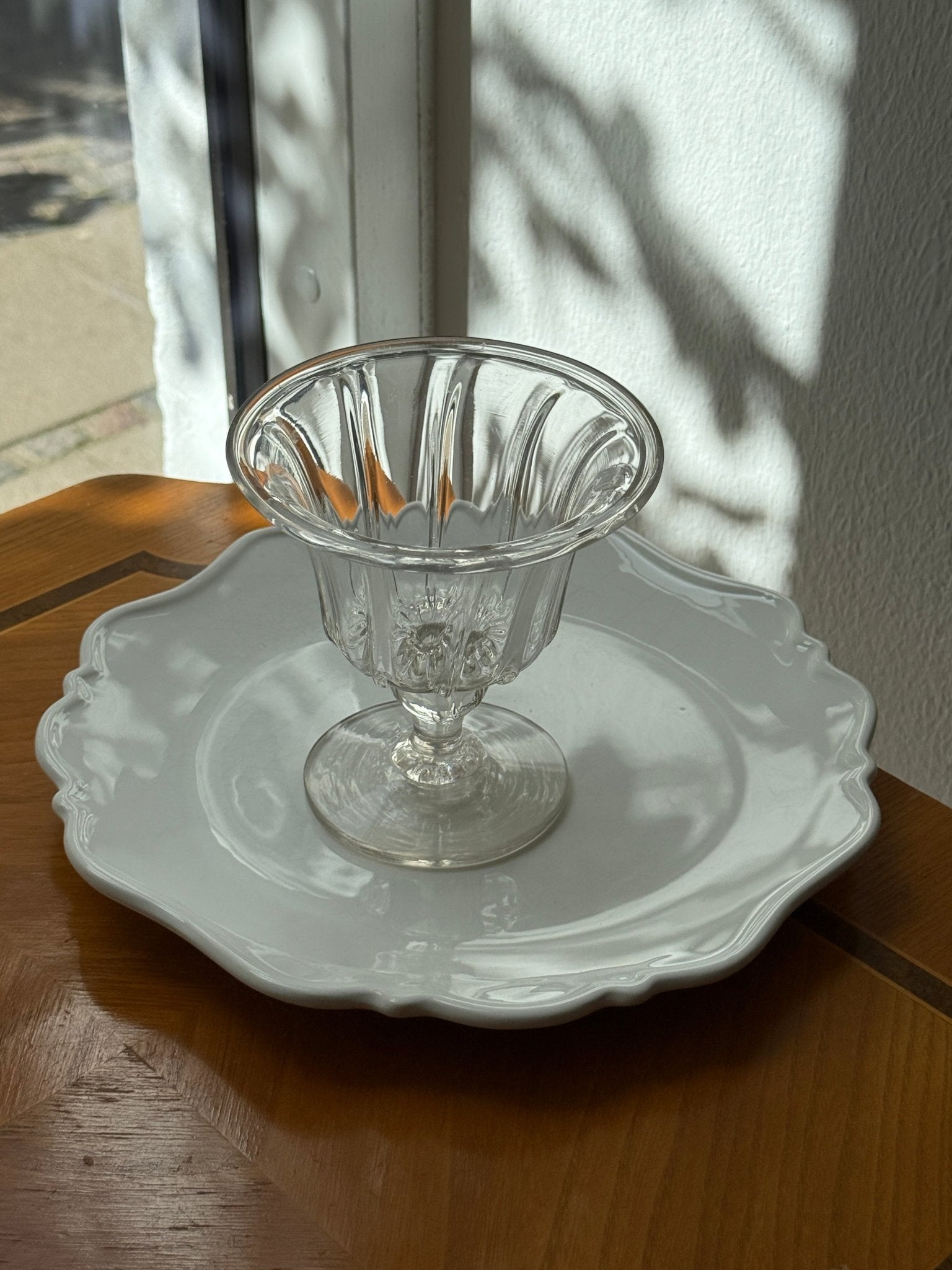 Footed glass bowl - NEROLI