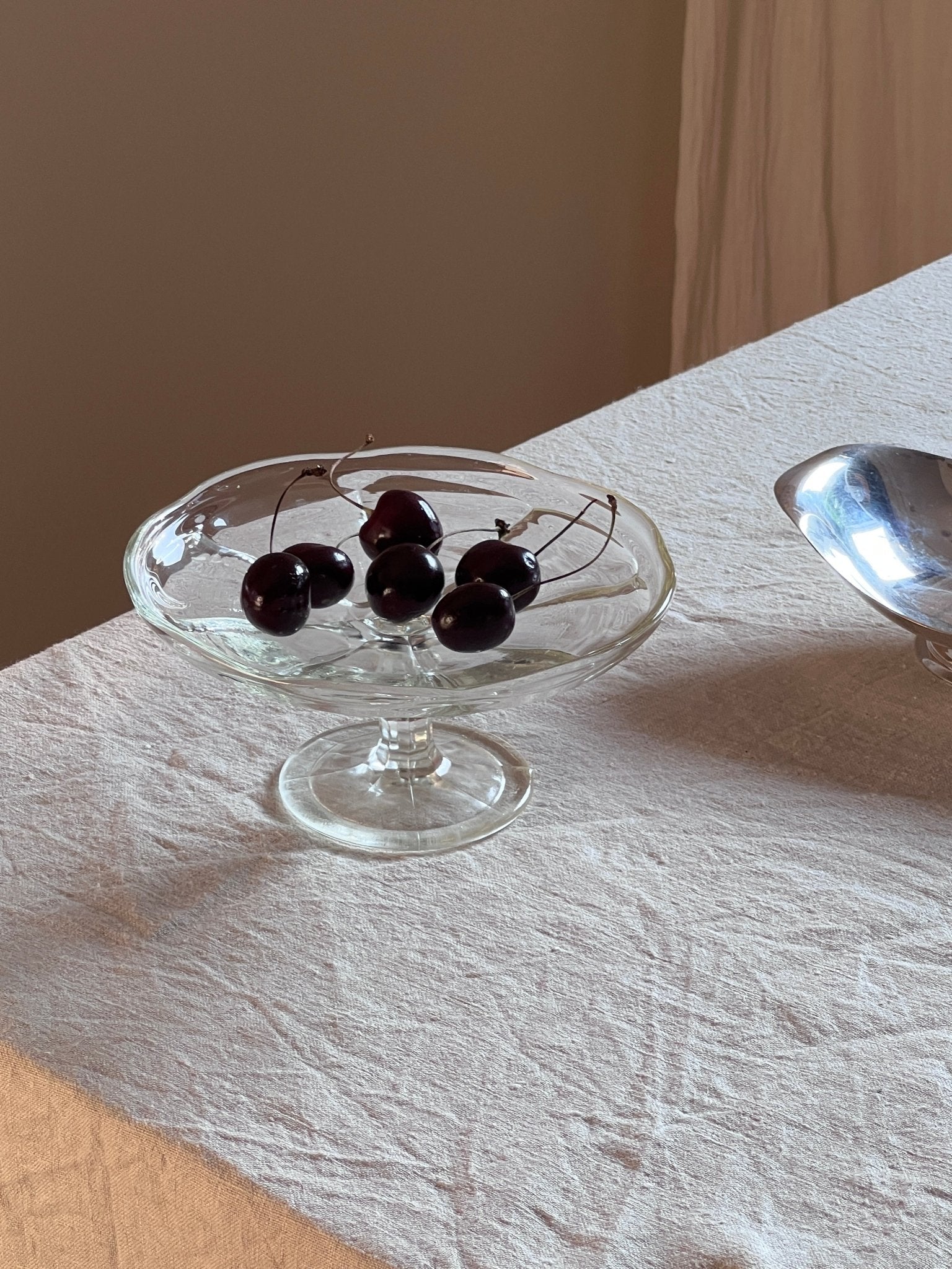 Footed glass dish - NEROLI