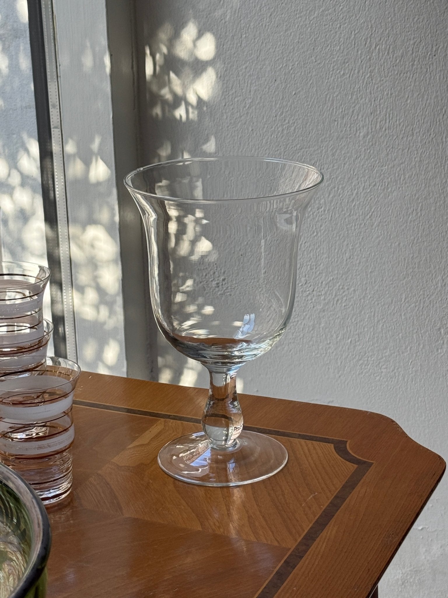 Footed glass vase - NEROLI