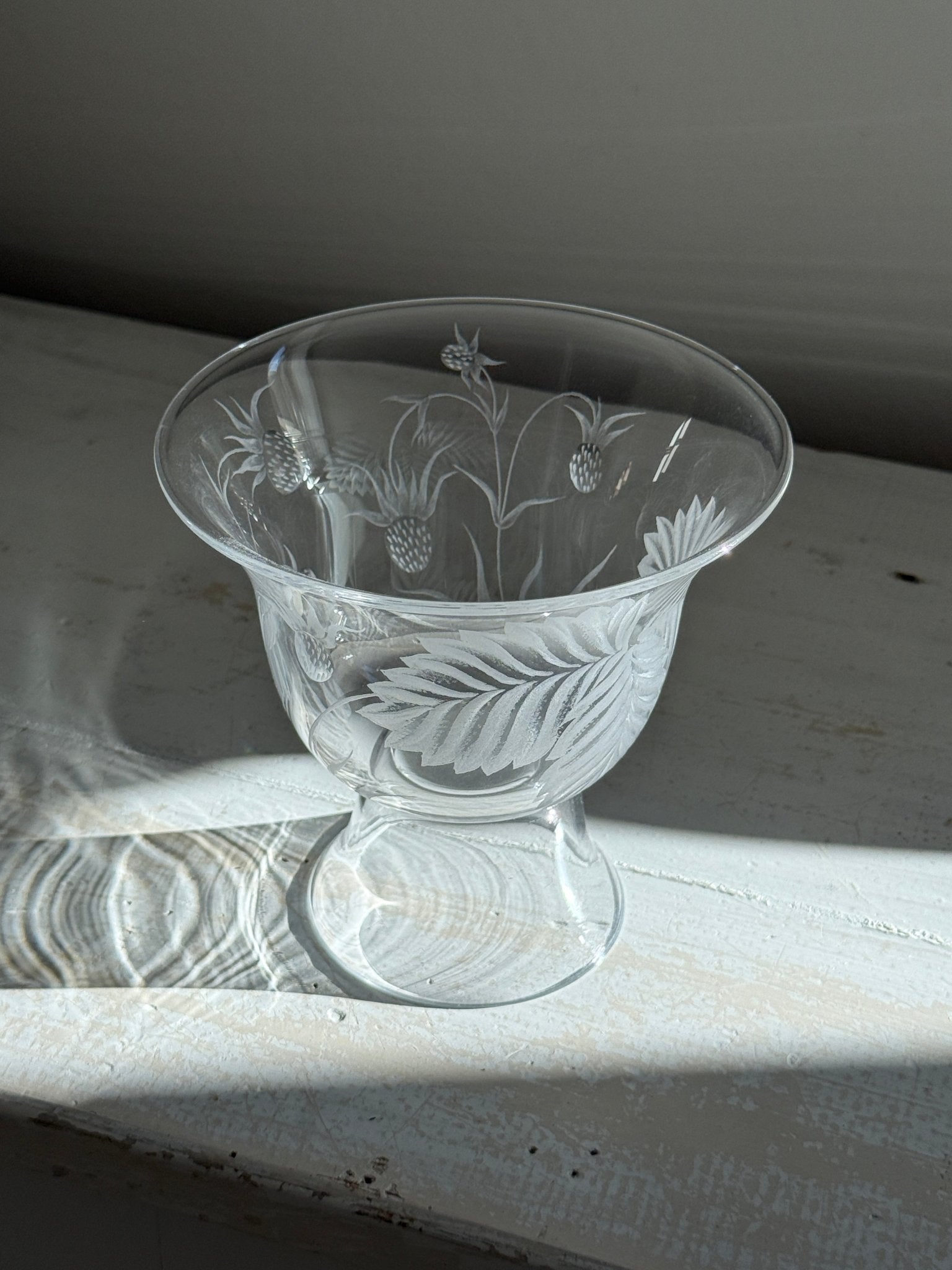 Footed glass vase - NEROLI