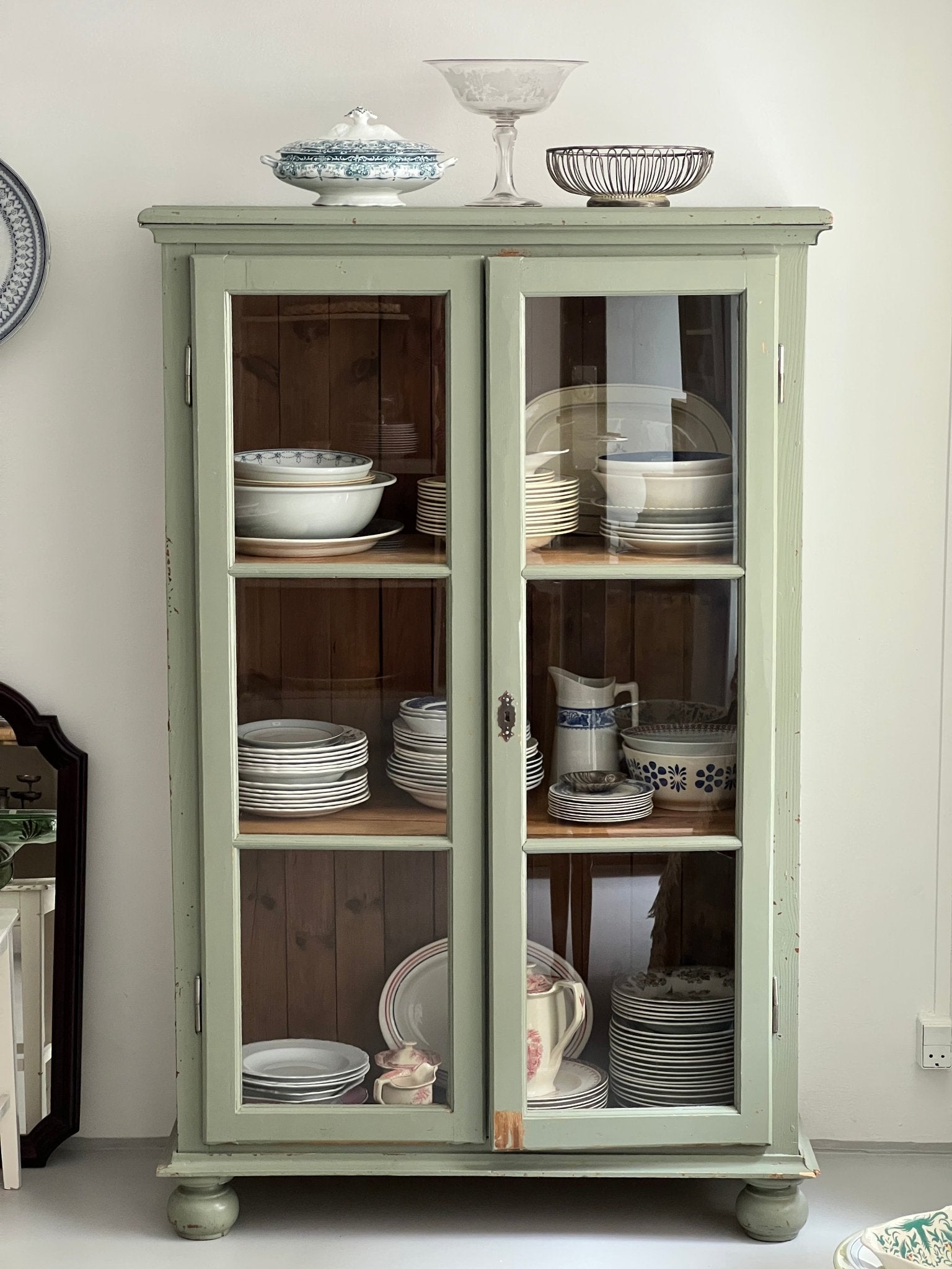 Glass cabinet - NEROLI