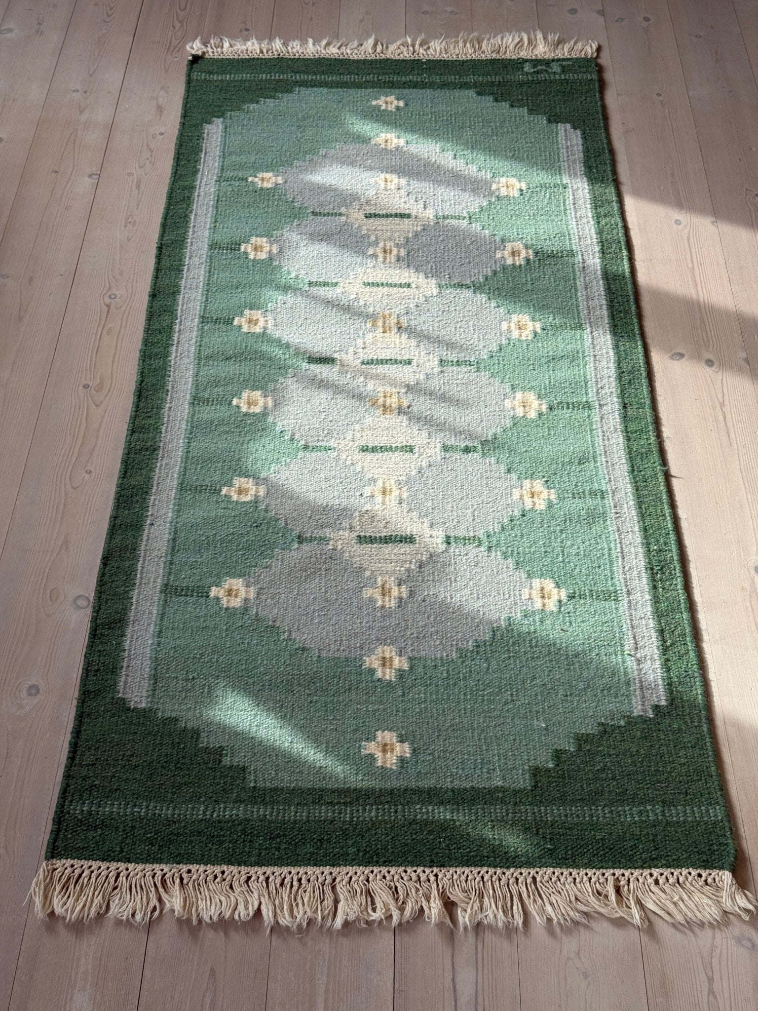 Green flatweave rug - NEROLI