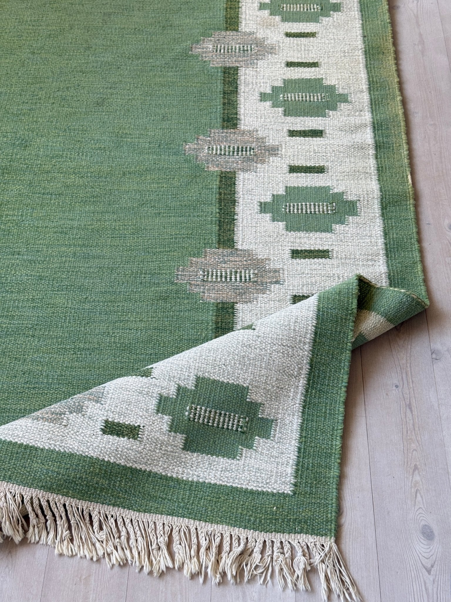 Green flatweave rug - NEROLI