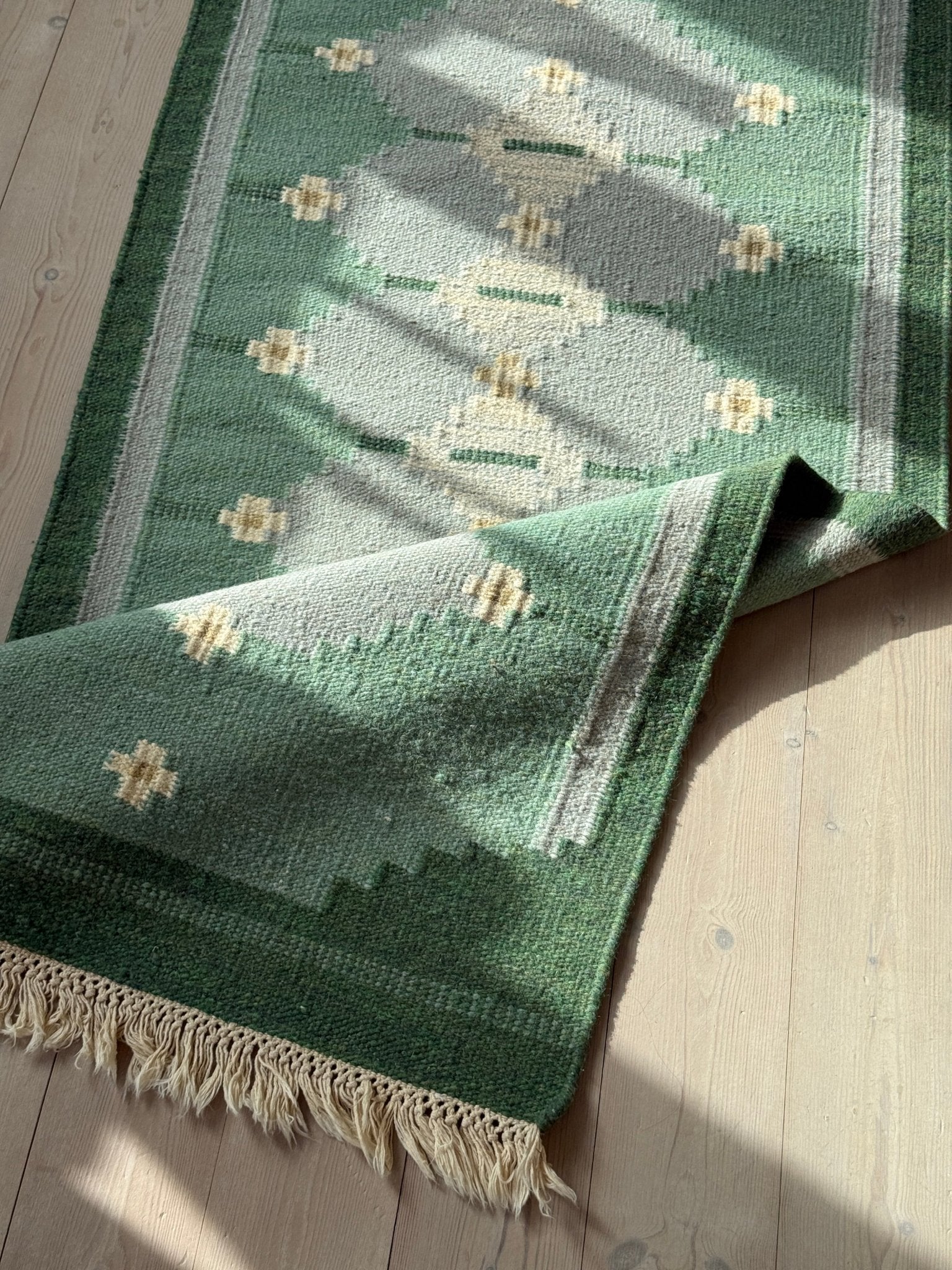 Green flatweave rug - NEROLI