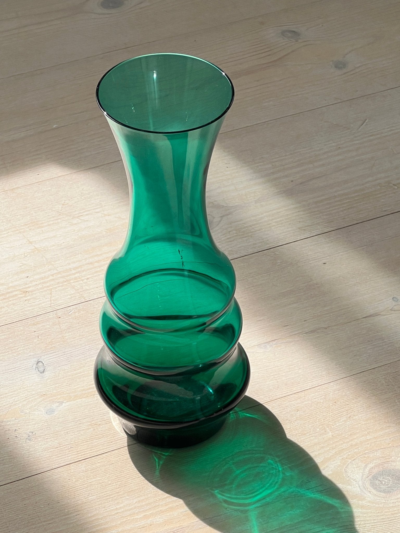 Green glass vase - NEROLI