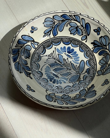 Handpainted ceramic platter - NEROLI